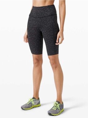lululemon Fast And Free Short 10" Size 8 - Formation Camo Deep Coal